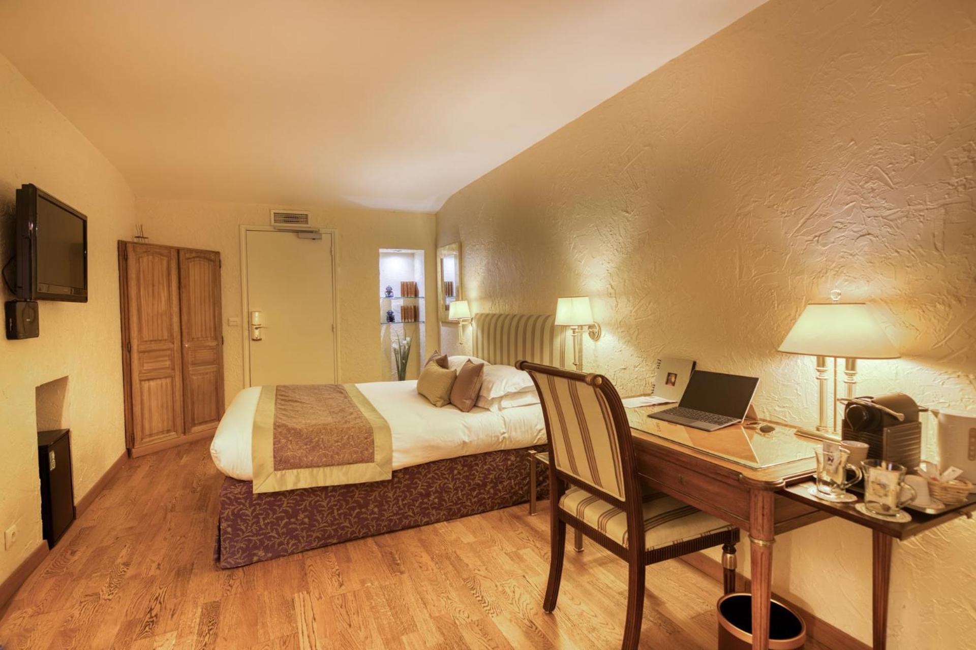 Hotel D'aragon 3*