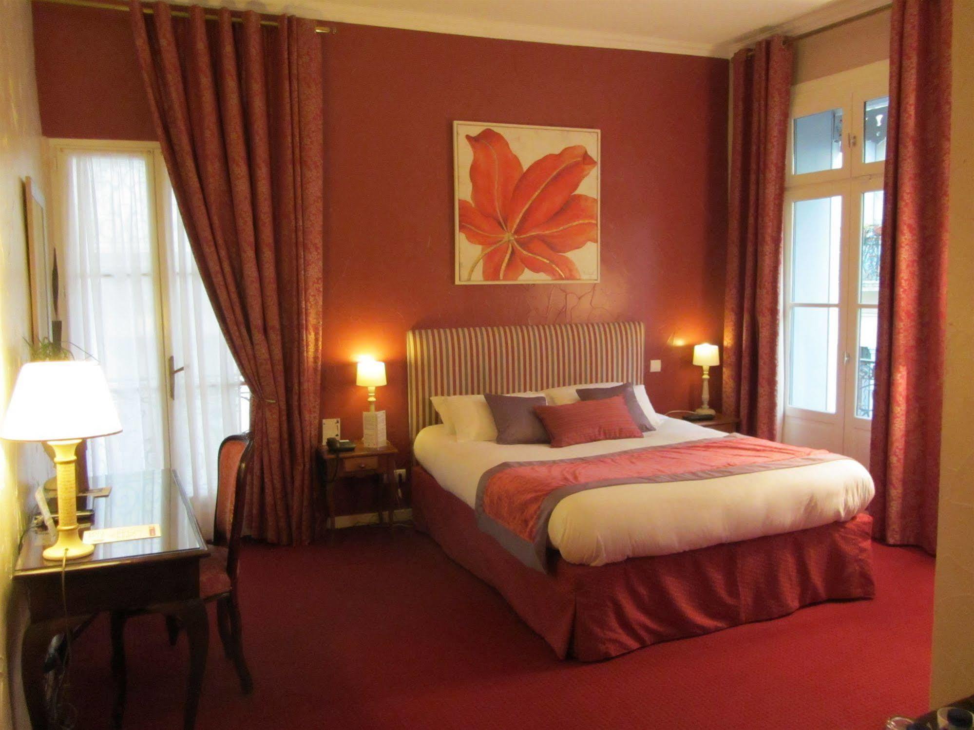 Hotel D'aragon 3*