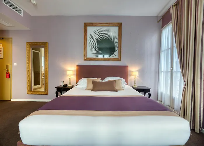 Hotel D\'Aragon - Place De La Comedie